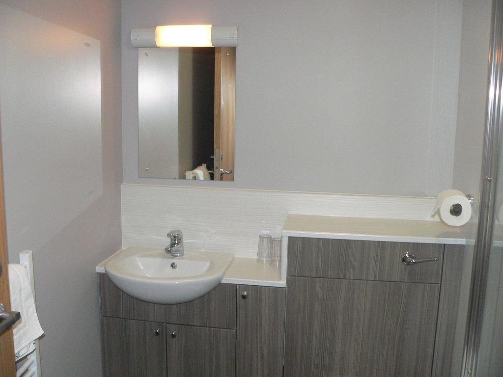 Ayre Hotel & Ayre Apartments Kirkwall Extérieur photo